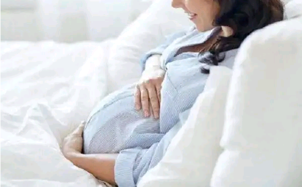 (a)代孕多胞胎,超声造影说双侧输卵管通畅没问题，备孕死活不怀孕，原因在哪